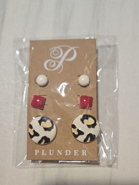 Plunder Ivory, Black & Red Mixed Stud Earring Set